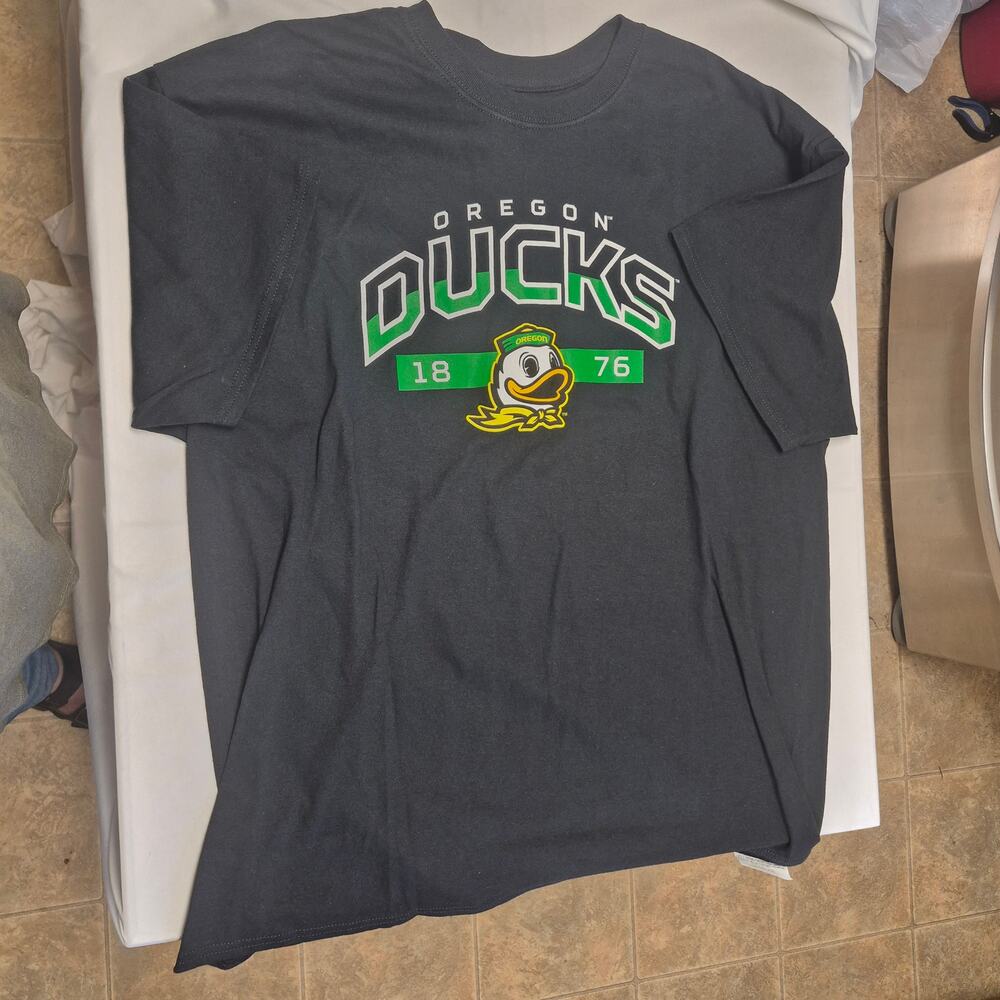 Oregon Ducks T Shirt Men’s XL Black Fighting Duck 1876 NCAA College